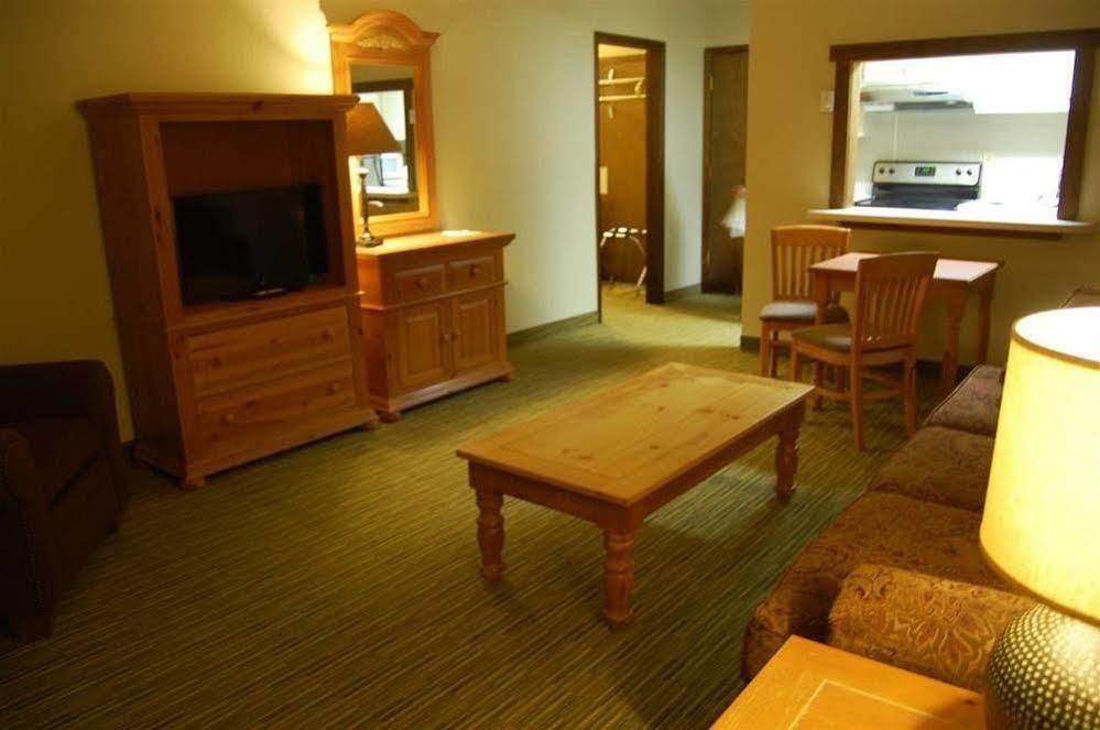 Days Inn And Suites By Wyndham Downtown Missoula-University Экстерьер фото